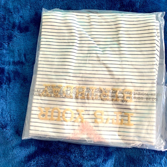 NWT - Little Girls Graphic-Print T-Shirt - Picture 3 of 3